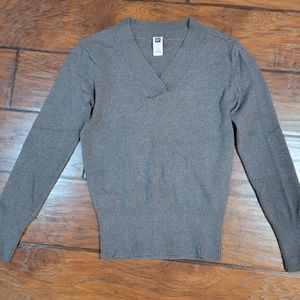 Gap sweater